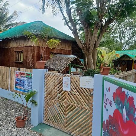 Moalboal Bamboo House / Rooms Buitenkant foto