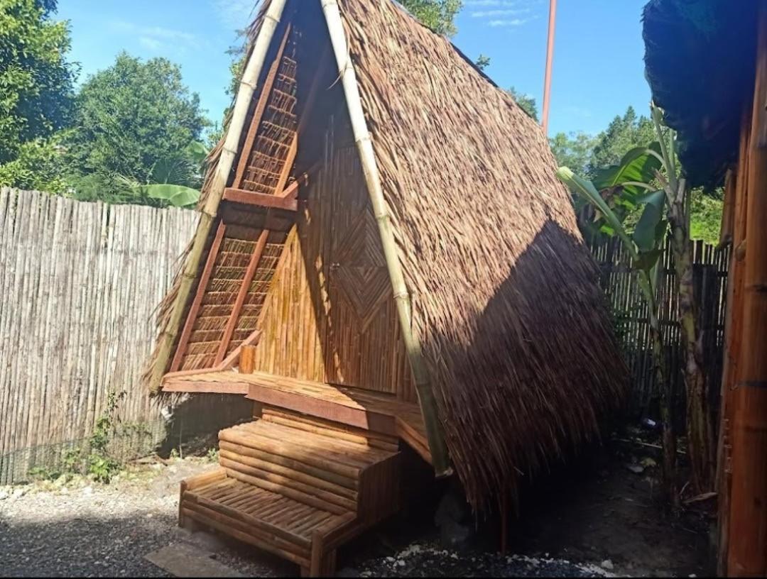 Moalboal Bamboo House / Rooms Buitenkant foto