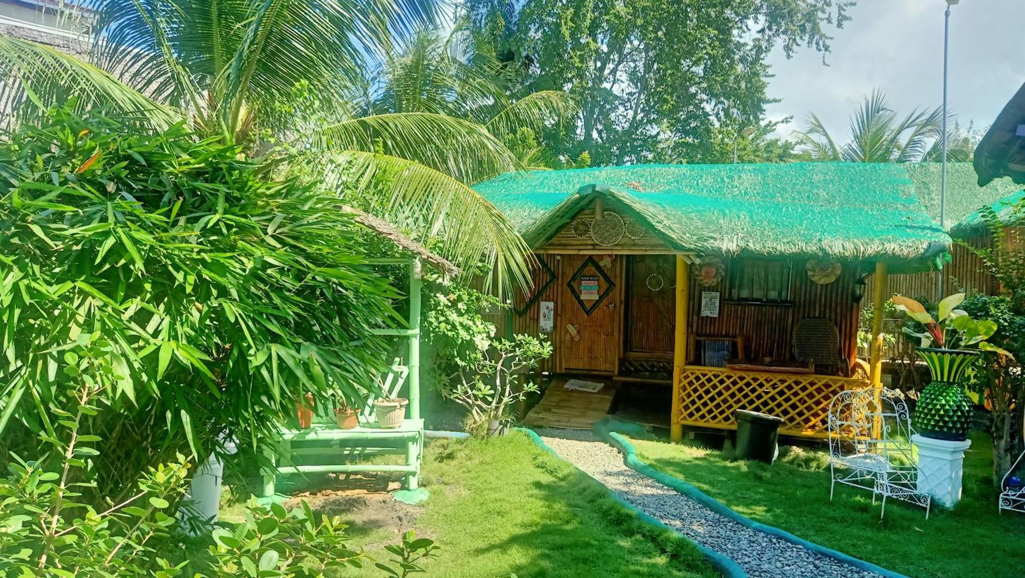 Moalboal Bamboo House / Rooms Buitenkant foto