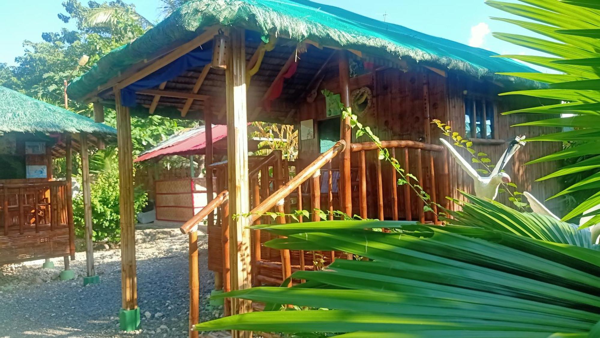 Moalboal Bamboo House / Rooms Buitenkant foto