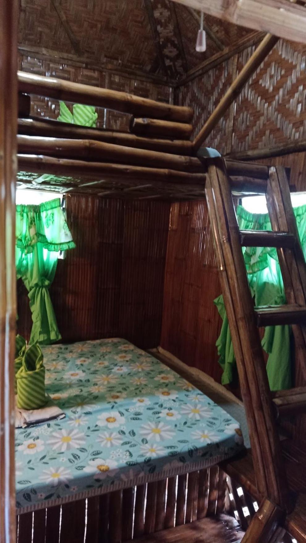 Moalboal Bamboo House / Rooms Buitenkant foto